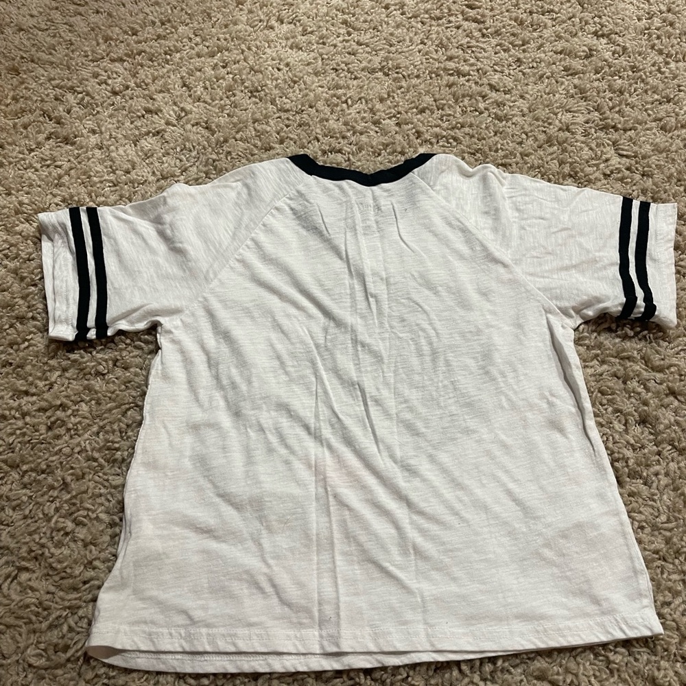 Disney Cruella White and Black Woman’s Small T-Shirt - Picture 3 of 4
